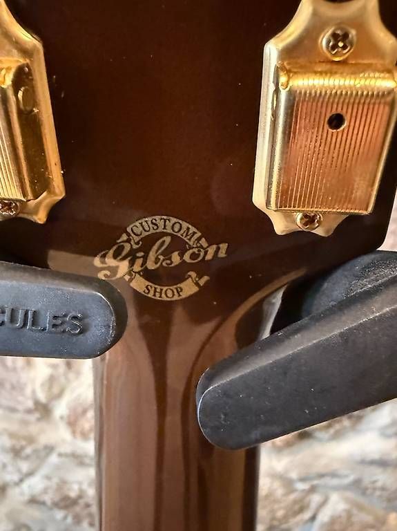 Strumenti musicali: GIBSON HUMMINGBIRD CUSTOM SHOP 1960 ADJUSTABLE BRIDGE – Usato da Riehen venduto da mshhb 4