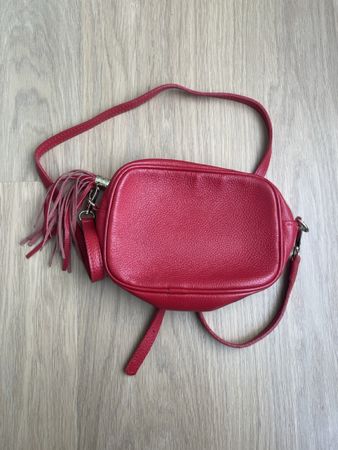 Rote Umhängetasche aus Leder mit Fransen - Top Zustand!
