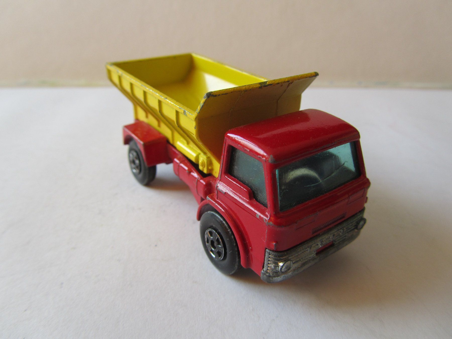 Matchbox Modellini d'auto: Grit Spreader, Matchbox Superfast, Nr. 70 A – Usato da Weiningen ZH venduto da dietsch57 1