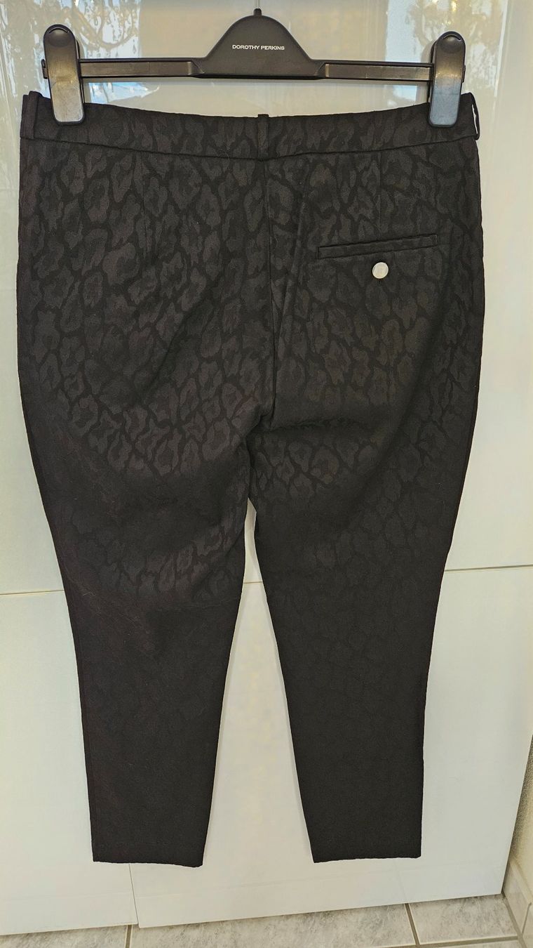 H&M Hosen: Schwarze Hose Gr. 40, Stretch Leopard Musterdruck – Gebraucht aus Gossau ZH von fashiontwo 3