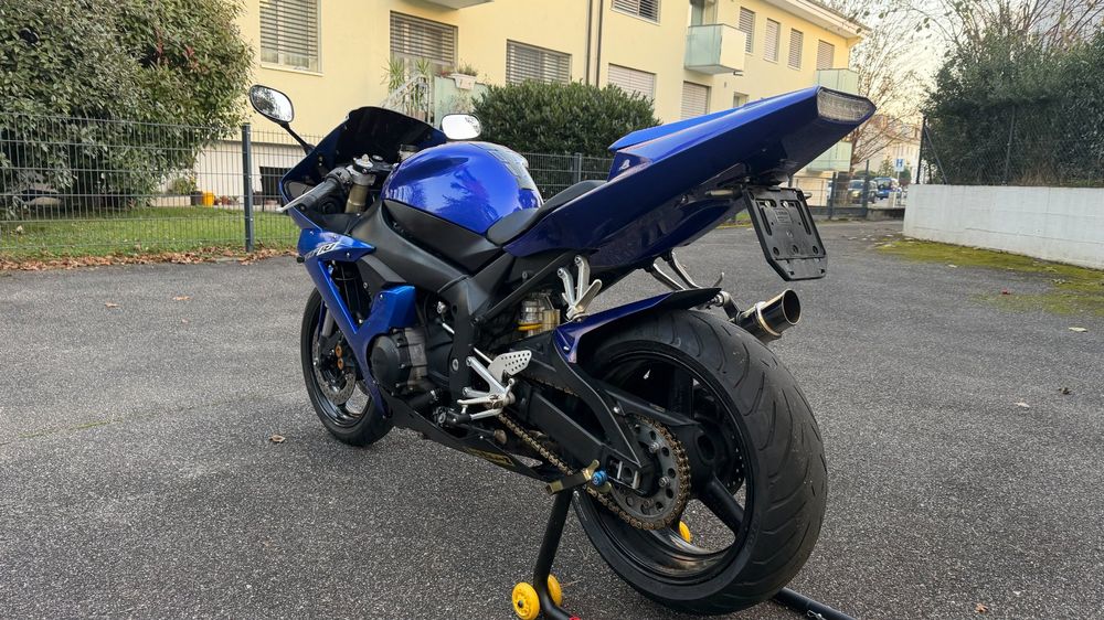 Yamaha YZF R1 RN09 (2003) – Projet Estonzer Par Motorize (Occasion, à Restaurer)