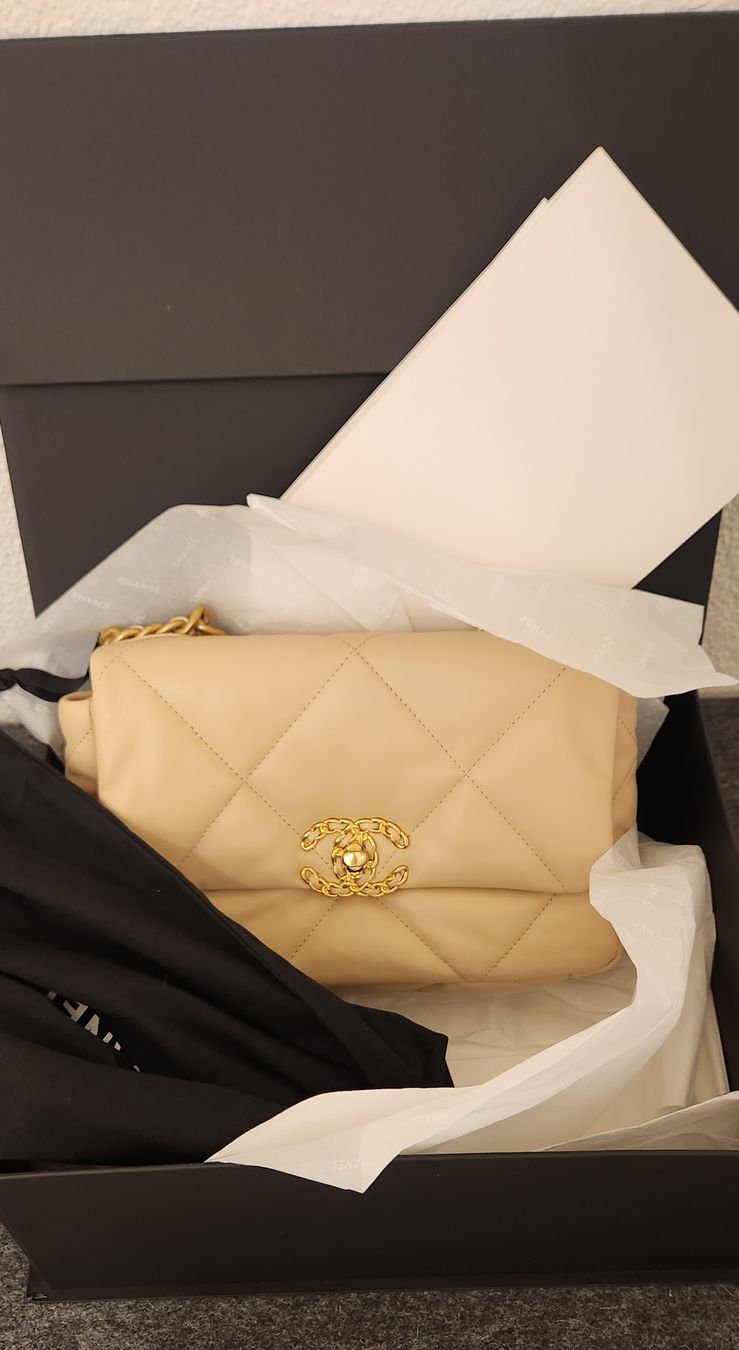 Chanel Borse: Chanel 19 Flap Bag NEU – Nuovo e nell'imballaggio originale da Wollerau venduto da CH8832 6