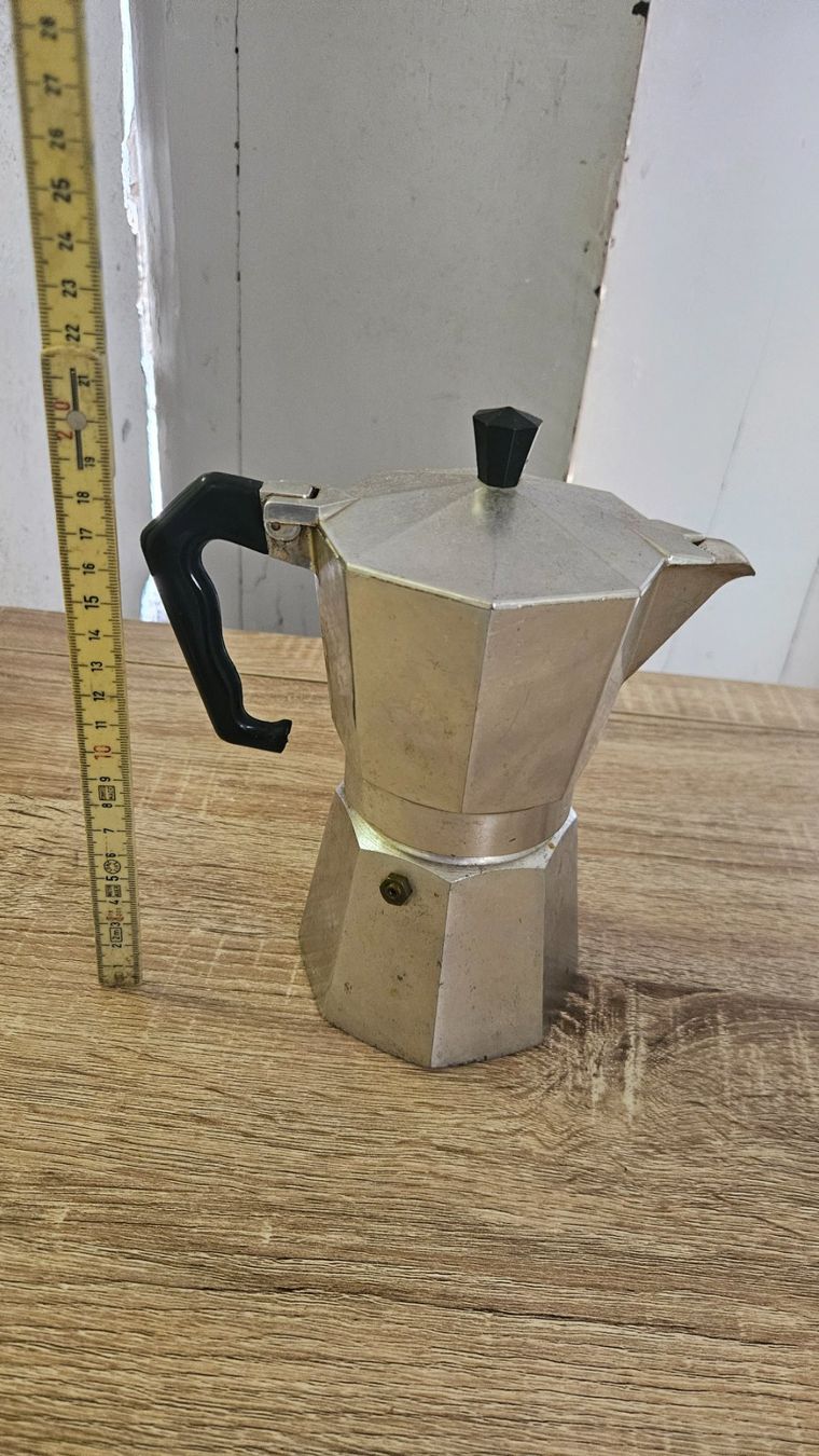 Macchine per caffè & Macchine per espresso: Caffettiera 6 tazze – Usato da Melano venduto da H-Sara 1