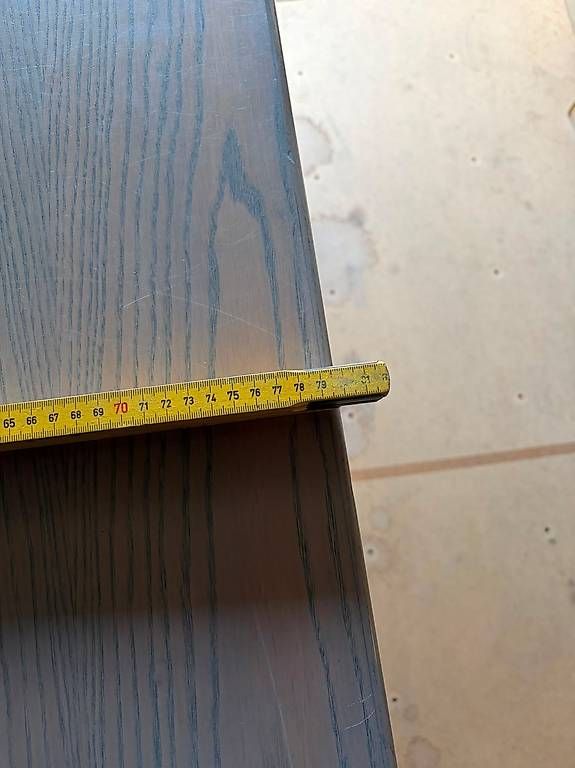 Scrivanie: Bürotisch  massiv – Usato da Landquart venduto da pet_l2dm