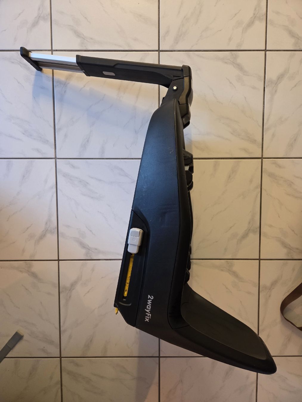 Maxi-Cosi Auto-Kindersitze: Maxi-Cosi mit 2WayFix Basis – Gebraucht aus Bremgarten AG von Michelf1988 5