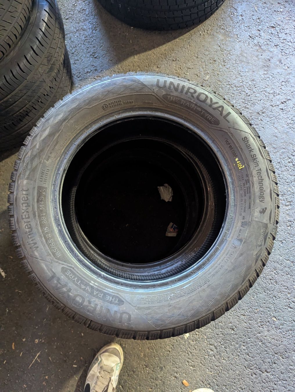 Pneus & Kompletträder: 185/65 R15 88T 3stk – Gebraucht aus Aarberg von KreuzFahrzeugcenter