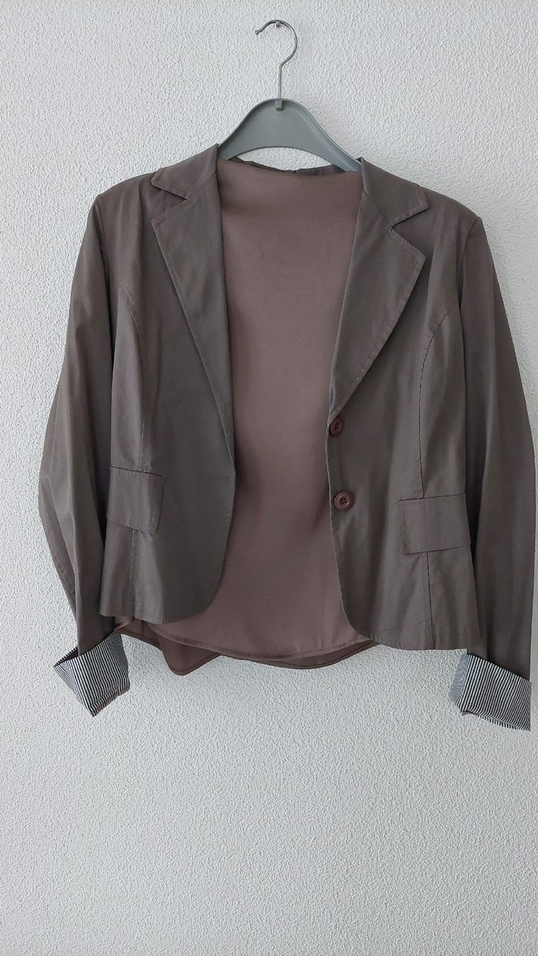 Giacche: Blazer mit Blusen Top – Usato da Escholzmatt venduto da Ipbuur