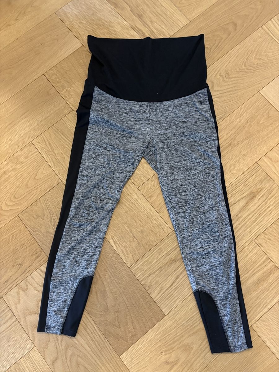 Esprit Pantaloni: ESPRIT Umstandstrainerhose – Usato da Langnau am Albis venduto da SaskiaR01