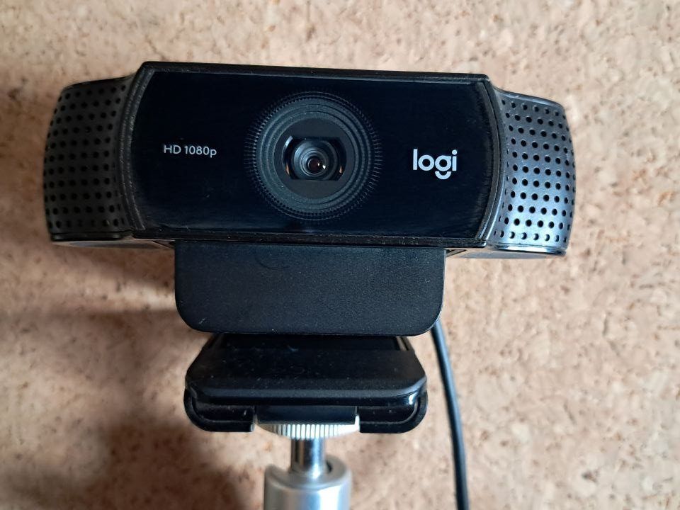Logitech Webcam: Logi HD 1080p Kamera Webcam mit Stativ 922 Pro Stream – Usato da Uerikon venduto da Jeanne04 1