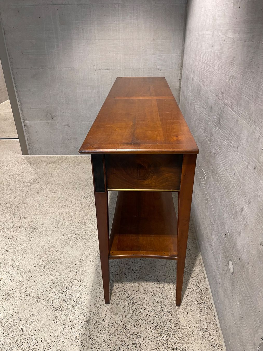 Cassettiere: Konsolentisch mit 3 Schubladen Nussbaum/Teak Mid-Century – Usato da Meilen venduto da ret_v7q8 2