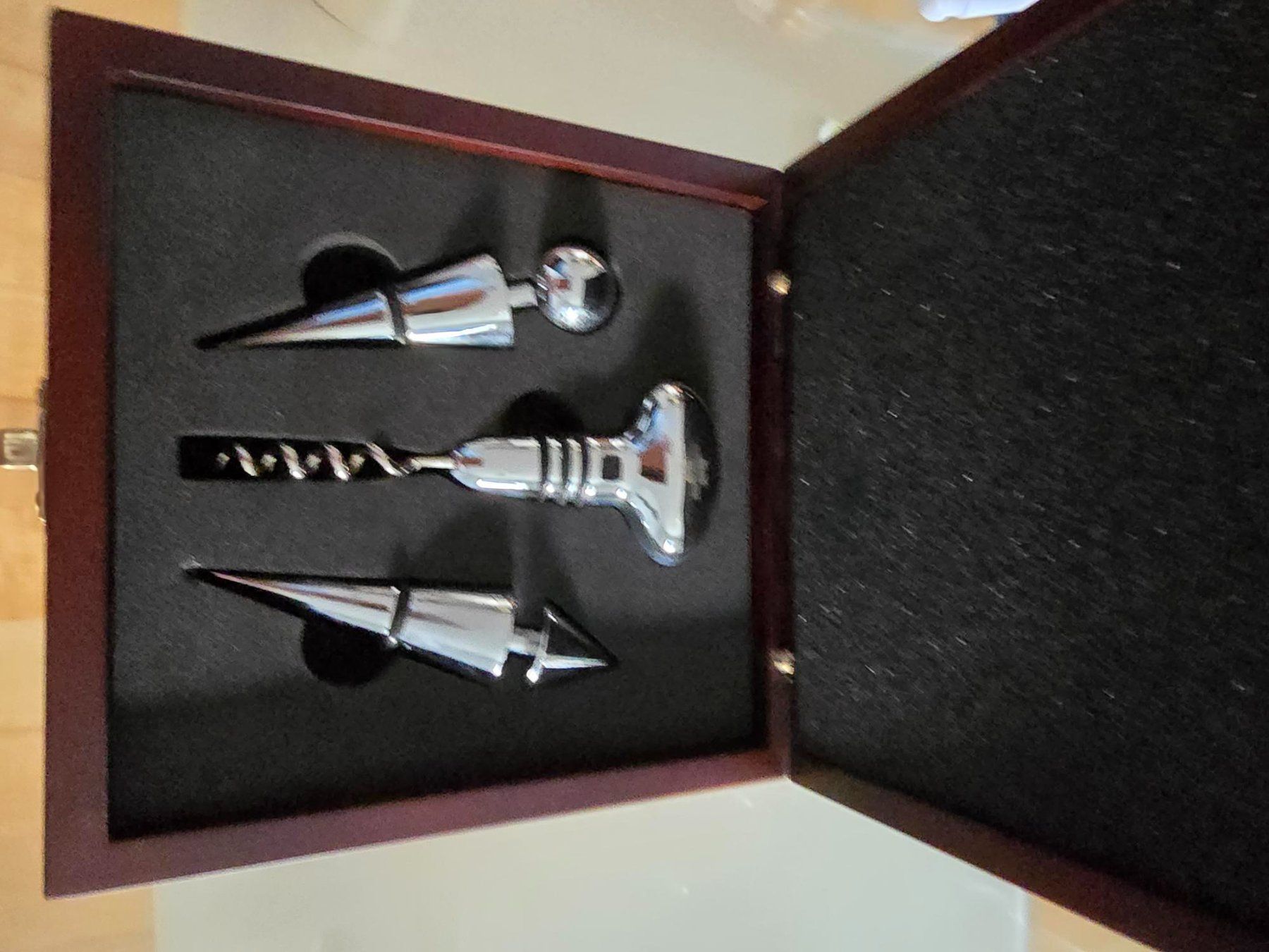 Vino: Edles Wein Geschenkset - Kellnermesser Geschenkbox neuwertig – Nuovo e nell'imballaggio originale da Emmenbrücke venduto da bagger58 2