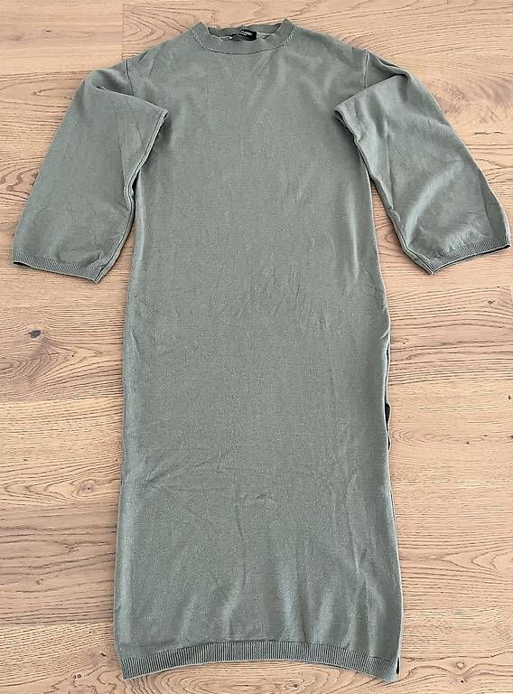Kleider: Maxi Strickkleid mit Schlitz, khaki S/M  – Neu und originalverpackt aus Belp von wuschube
