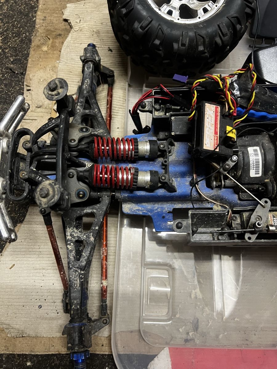 Traxxas RC Modellbau: RC Verbrenner Auto Traxxas Revo 3.3, – Defekt aus Unterkulm von Sita013 3