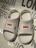 Weisse Badeschuhe/Clogs Badesandaler Mit Logo Gr 35 NEU