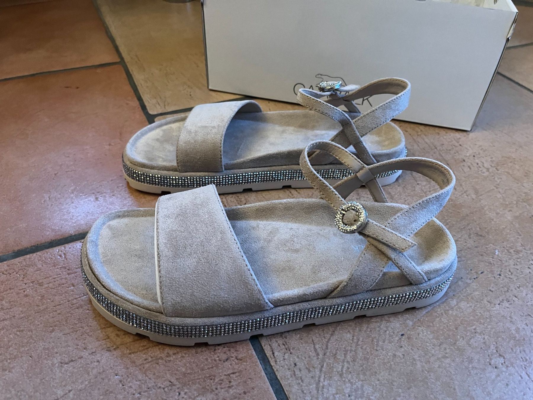 Scarpe da donna: Sandale Gr 37 . Fabrikneu – Nuovo e nell'imballaggio originale da Rekingen AG venduto da Barmaleus