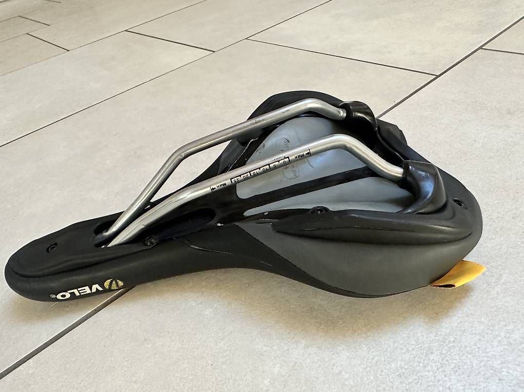 Pièces détachées: Selle ergonomique – D'occasion à Chevenez par flofpv 2