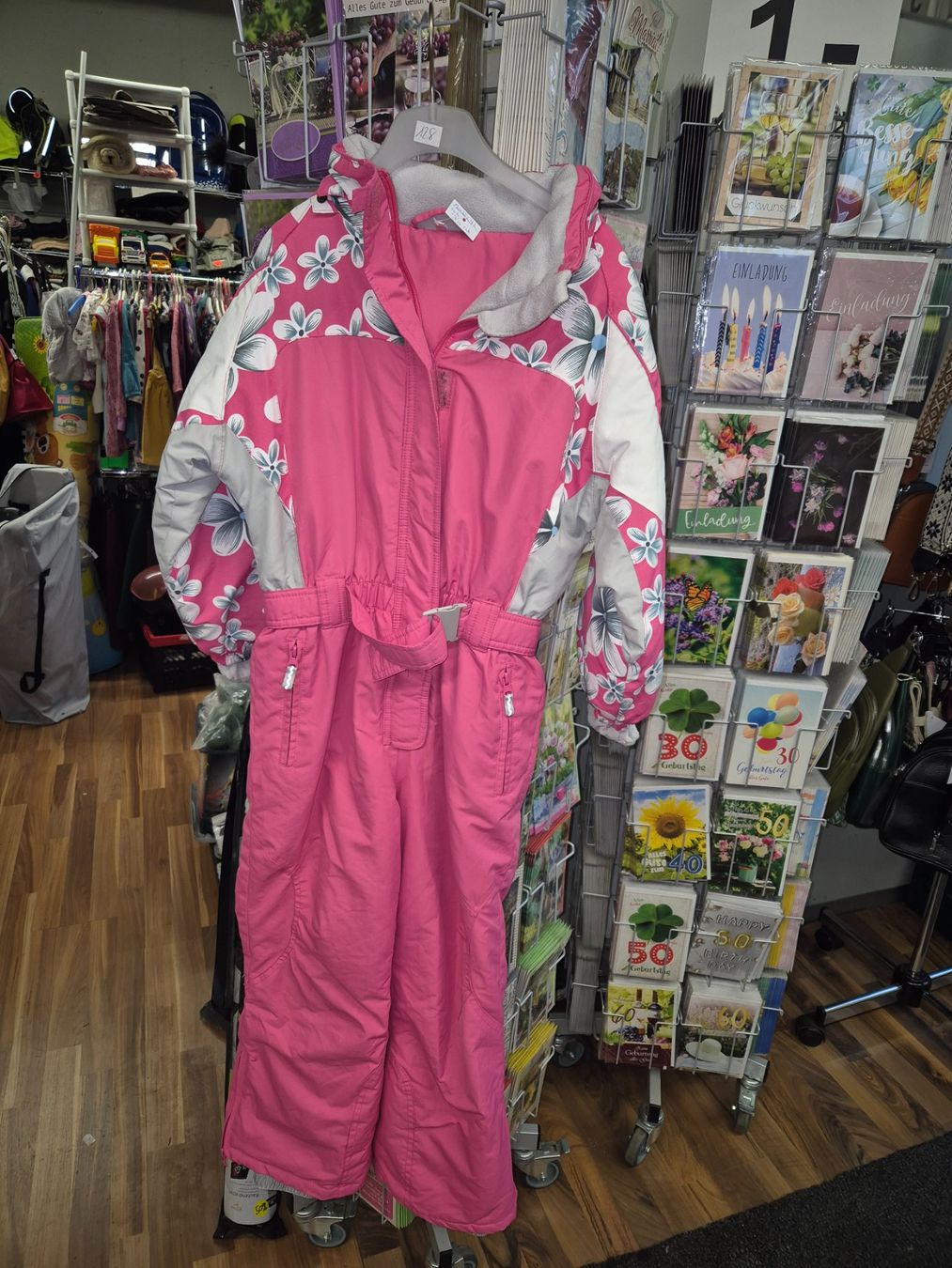 Anzüge: Skianzug Mädchen Blumenmuster gr128 B – Gebraucht aus Schwarzenburg von Flamingo07