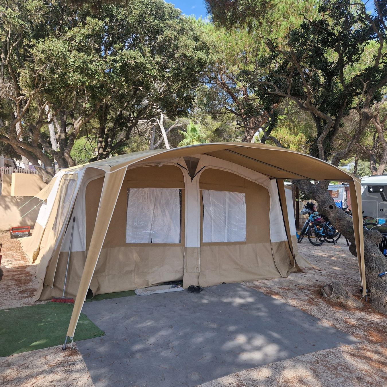 Veicoli da campeggio: Zeltanhänger Stema WZA 650 – Usato da Visperterminen venduto da Bizinen78