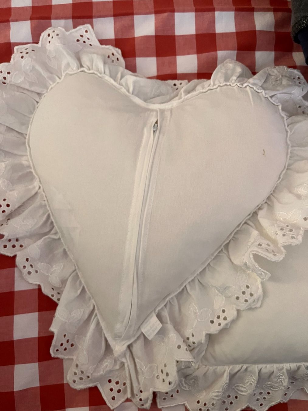 Kissen: Paire de coussins en forme de coeur – Gebraucht aus Pully von Artemisya 2