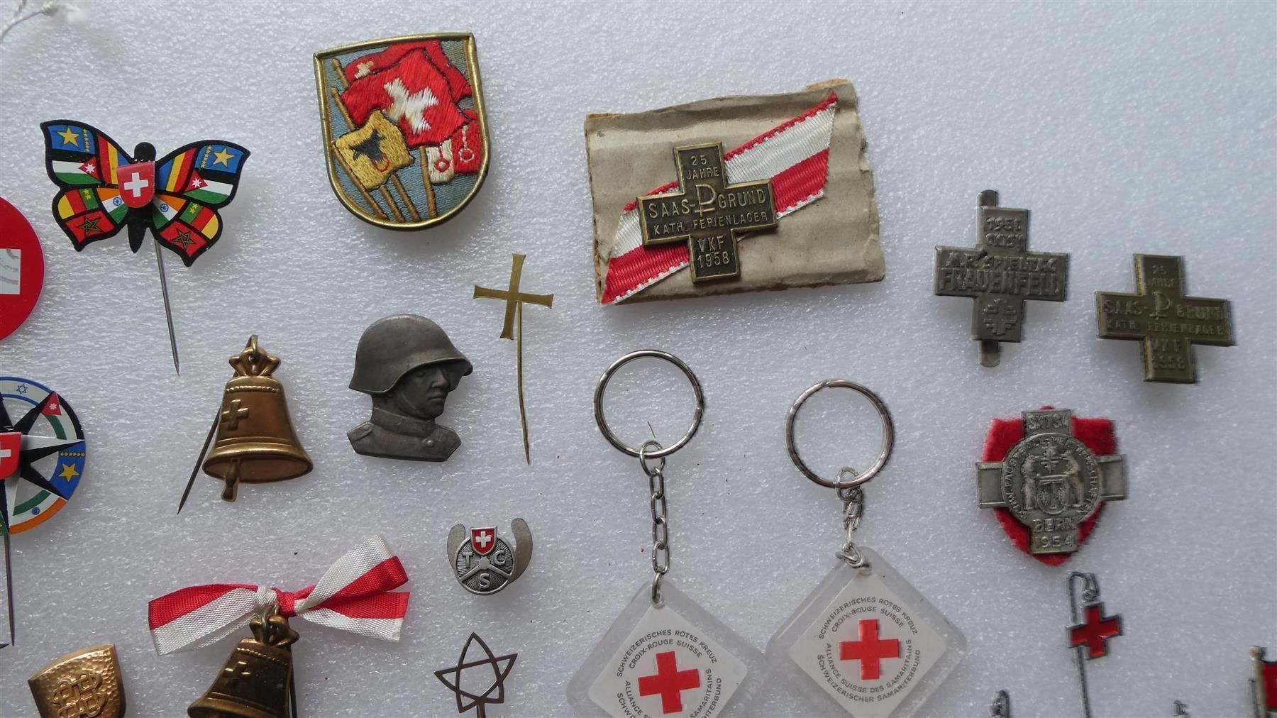 Placchette & Badge: Lot Sammlung Anstecknadeln und Abzeichen August – Nuovo e nell'imballaggio originale da Frauenfeld venduto da Astra13 4