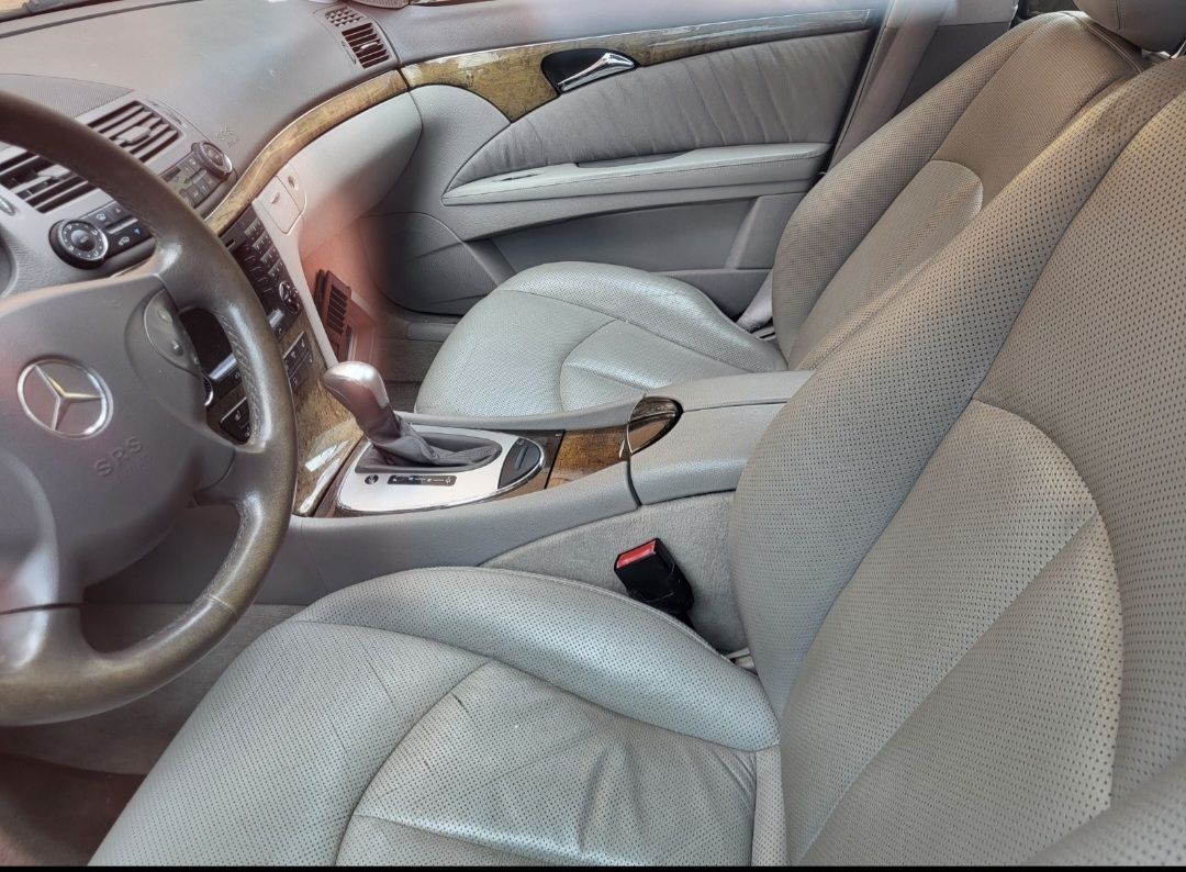 Mercedes-Benz Automobili: Mercedes-Benz E350 4-m – Usato da St-Maurice venduto da happy.family 4