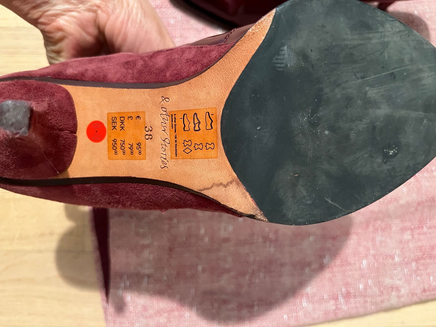Kleiderpakete: Frauenkleid und Schuhe – Gebraucht aus Adliswil von Sale12 3