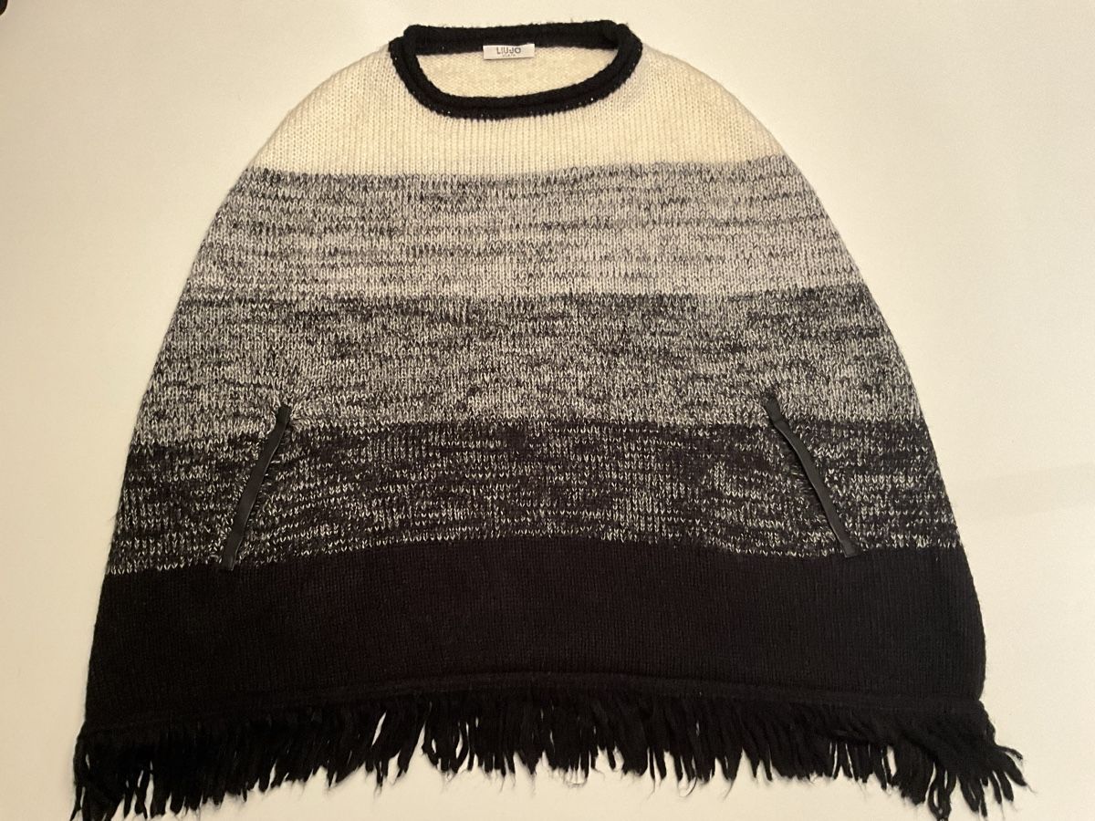 Altro in Moda donna: Poncho, LIU JO, S, 160/84A – Usato da Stäfa venduto da Rbeerli0