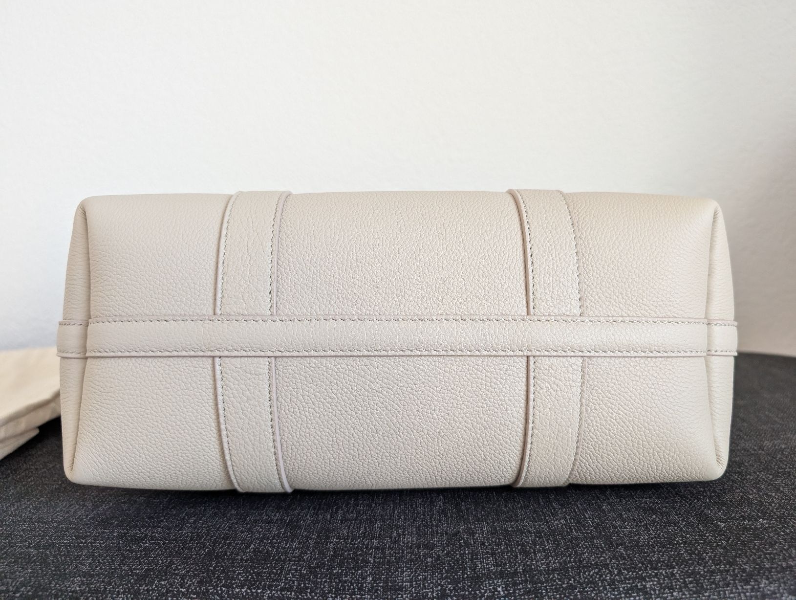 Loro Piana Borse da donna: Loro Piana Ghianda Small Fine Leather Bag – Nuovo (secondo la descrizione) da Glis venduto da livespringly 5