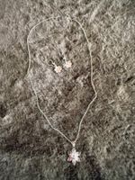 Silberfarbenes Blumenschmuck-Set, Halskette und Ohrringe