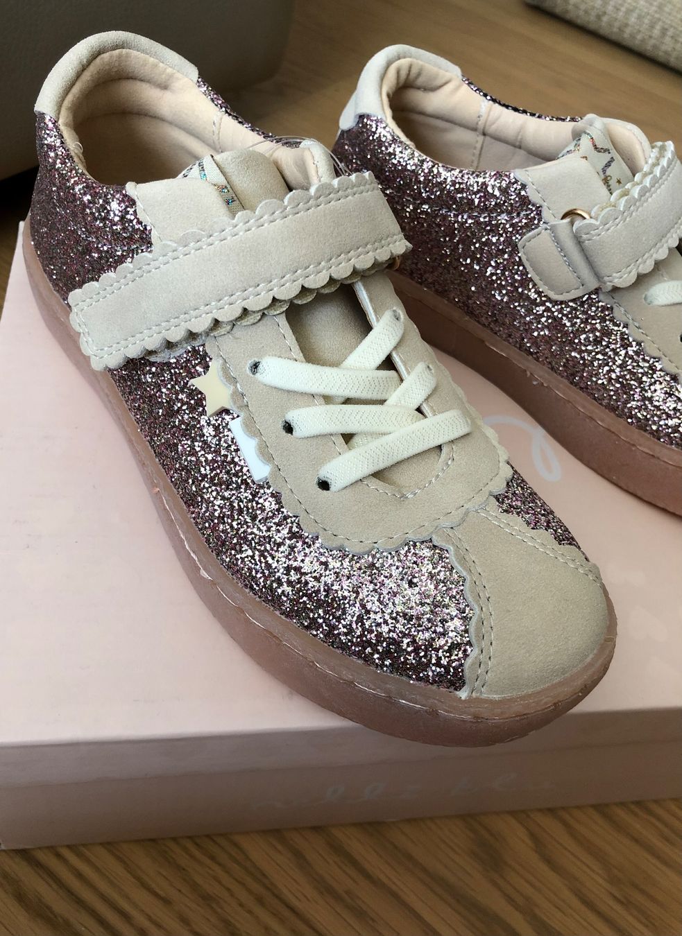 Schuhe für Mädchen: Mädchen Sneaker 32 !!NEU!! – Neu und originalverpackt aus Obfelden von dafae 2