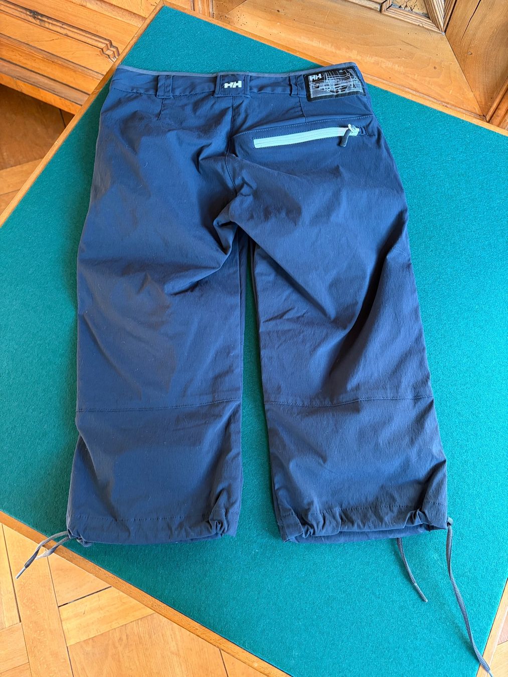 Helly Hansen Hosen: HELLY HANSEN  Capri hose  Gr. 26 Zustand: Perfekt – Gebraucht aus Interlaken von Bona55 9