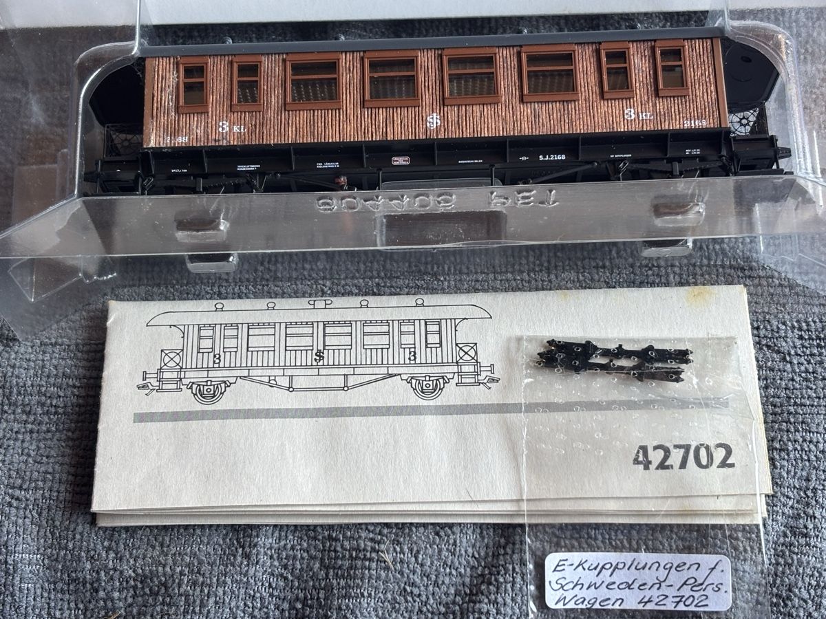 Märklin Modellini di ferrovie: NEU und UNBESPIELT mit Innenlicht – Nuovo e nell'imballaggio originale da Niederbipp venduto da PIKE73 1