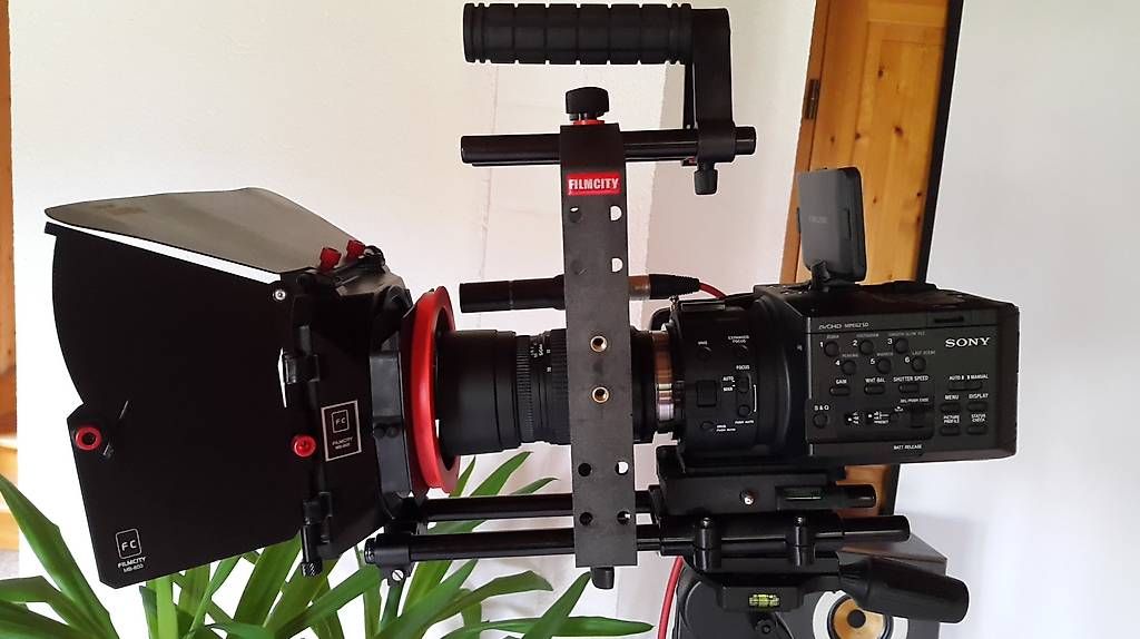 Sony Videocamere: Camera pro Sony NEX FS 100 – Usato da Vaulion venduto da akedia