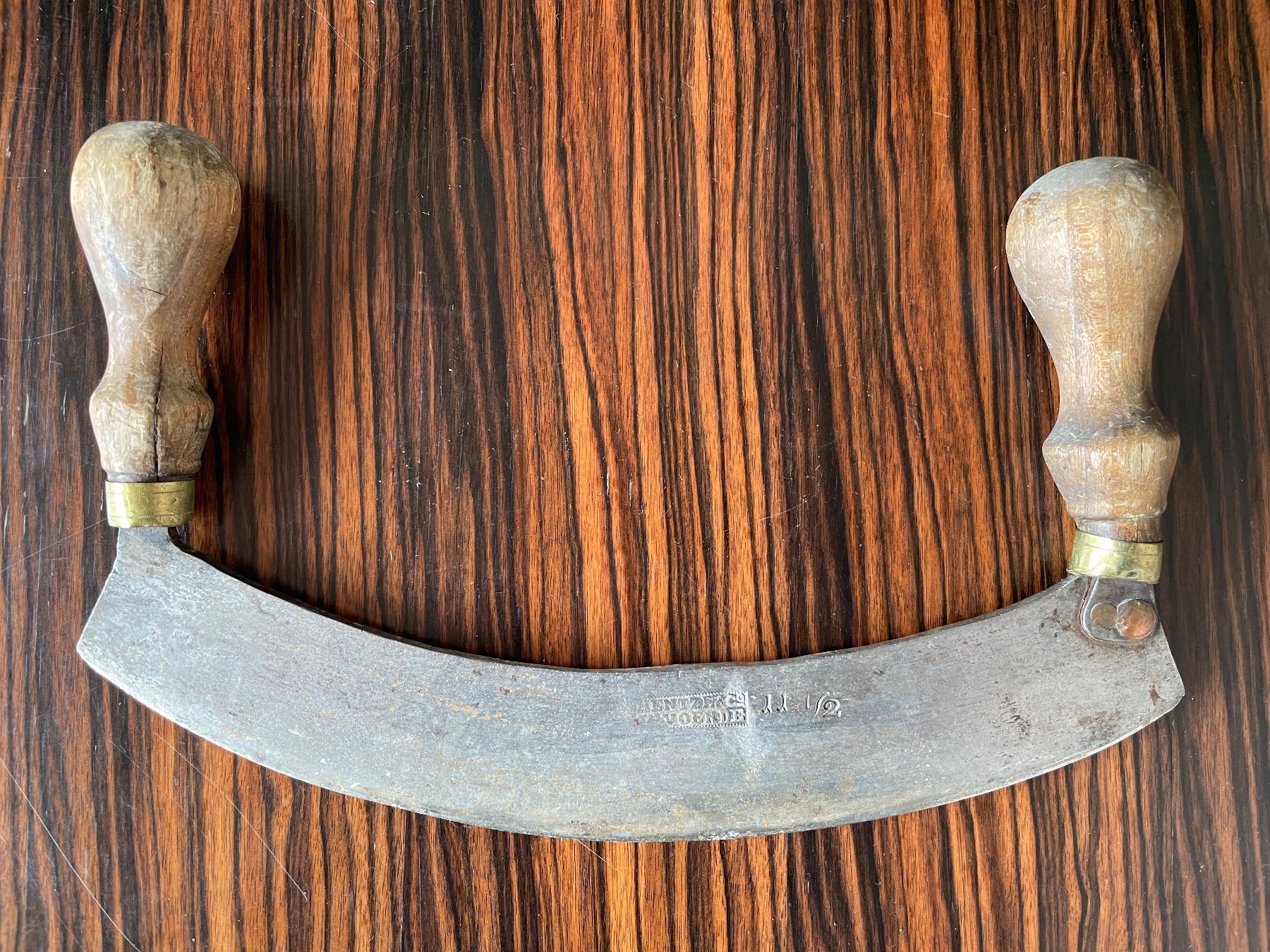 Elettrodomestici da cucina: Antikes Wiegemesser "Mezzaluna" – Usato da Zürich venduto da Grandpas