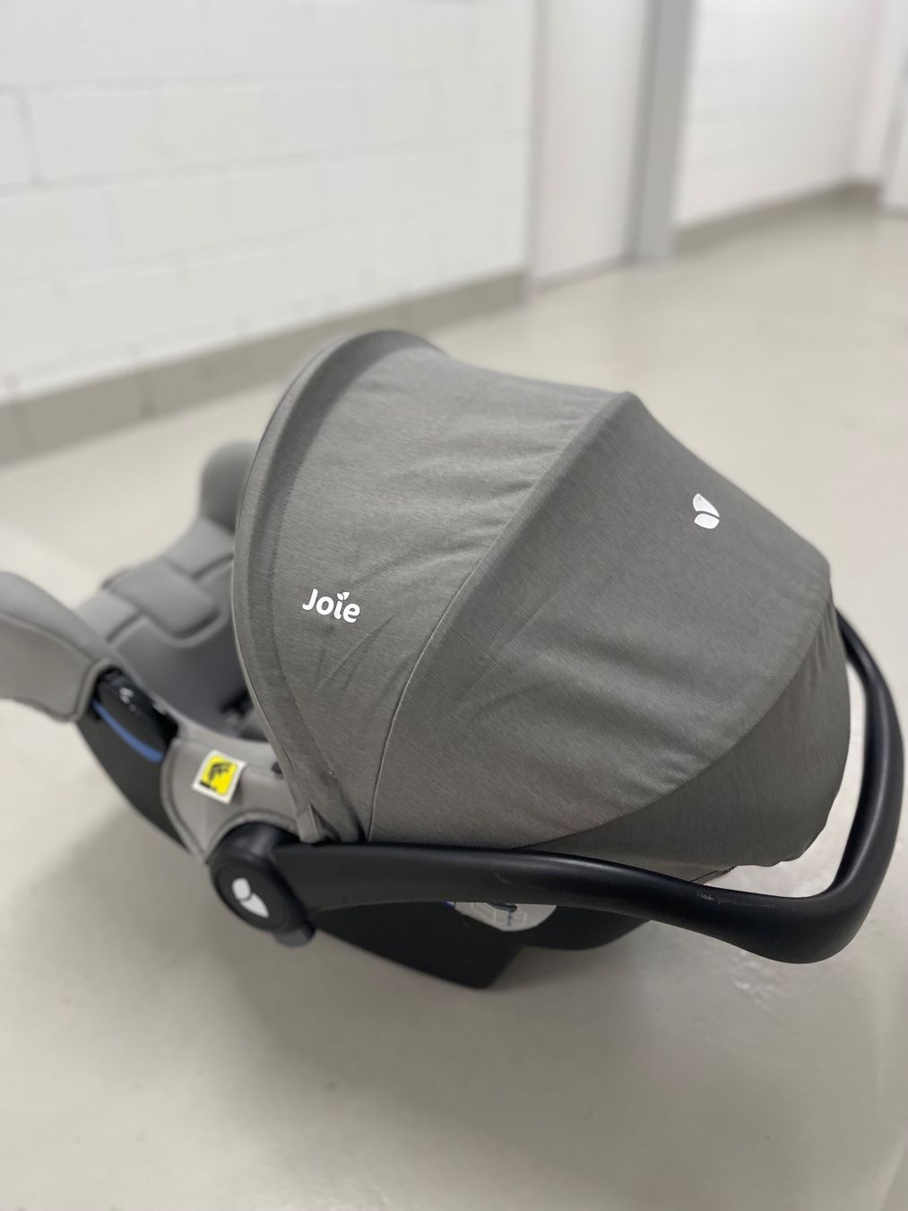 Joie Sièges auto: Joie i-Snug Babyschale – D'occasion à Hüttlingen par fik_j6ry 1
