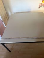Tisch weiss Metallgestell 130 x 130 cm gebraucht