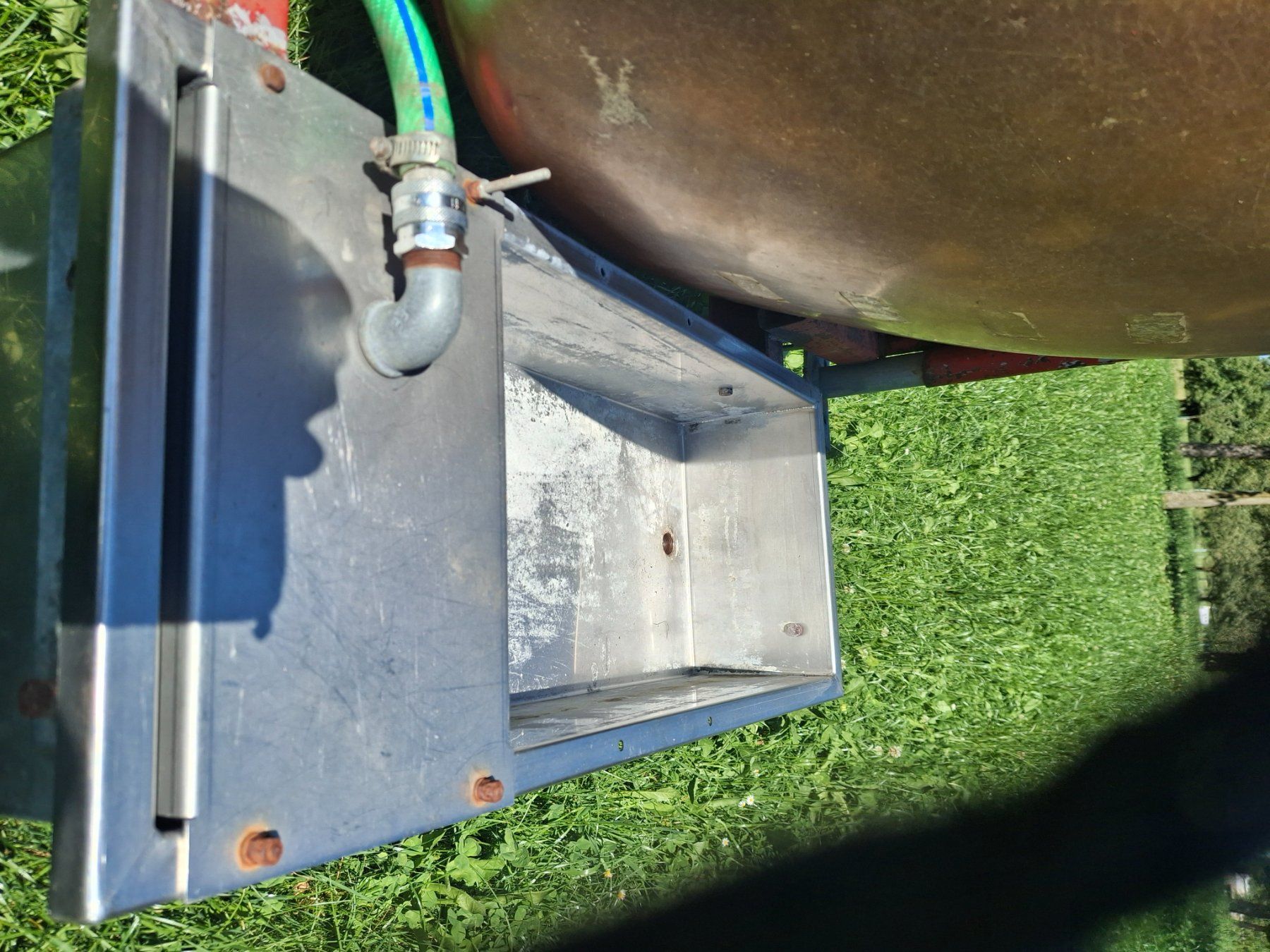 Accessori: Tränkefass 1000 liter – Usato da Bronschhofen venduto da hunter27 2