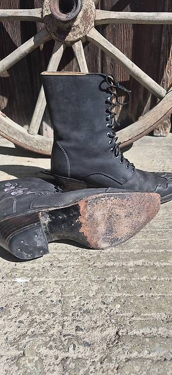 Damenschuhe: Tolle schwarze Schnür-Boots Gr. 40 – Neu (gemäss Beschreibung) aus Leuggern von silbergirl 4