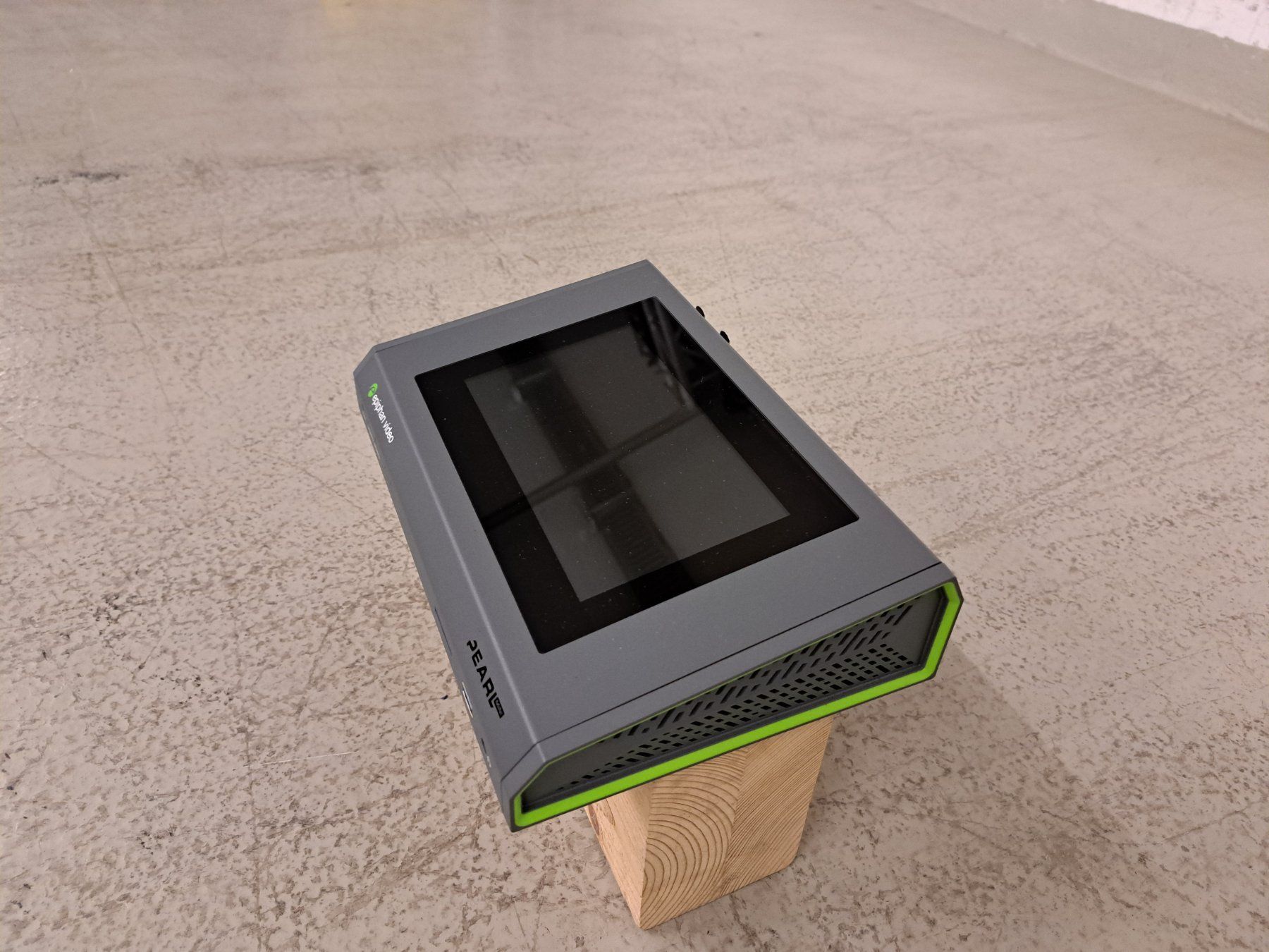 Aufnahmegeräte: Streamingencoder Epiphan Pearl Mini, im Rako-Behälter – Gebraucht aus Embrach von lichttechnik
