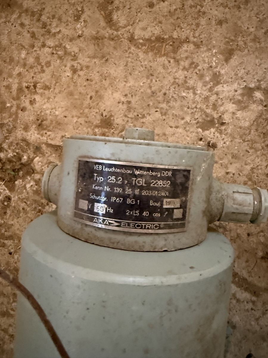 Lampadari & plafoniere: Bunkerlampe DDR AKA Electric 1600mm – Usato da Grossaffoltern venduto da hobel28 3