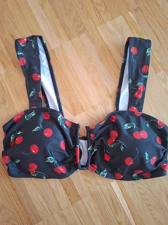 Costumi da bagno & Bikini: Damen-Badeanzug – Usato da Niederuzwil venduto da Liberatopixel