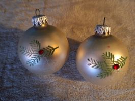 Sehr alter, schöner, Vintage Christbaumschmuck, 2 Kugen,Glas