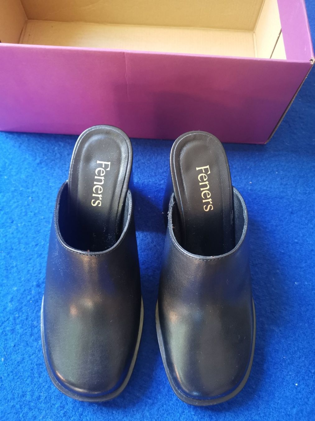 Scarpe da donna: NEU Feners Leather black mules & clogs Size 36 – Nuovo (secondo la descrizione) da Zürich venduto da VanJensen 1