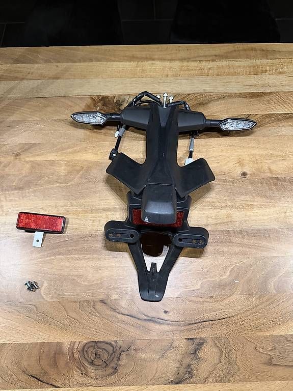 Toutes les pièces détachées moto: Originales Heck Yamaha R1  – D'occasion à Saland par JoelCampa