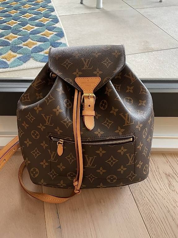 Louis Vuitton Zaini: LOUIS VUITTON Monogram Montsouris MM NM Backpack – Usato da Ennetbürgen venduto da Jvek
