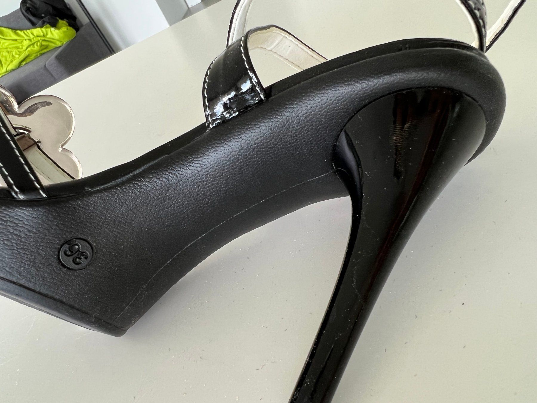 Scarpe da donna: Blumen sehr elegante Sandalen – Usato da Horgen venduto da Esterina 5