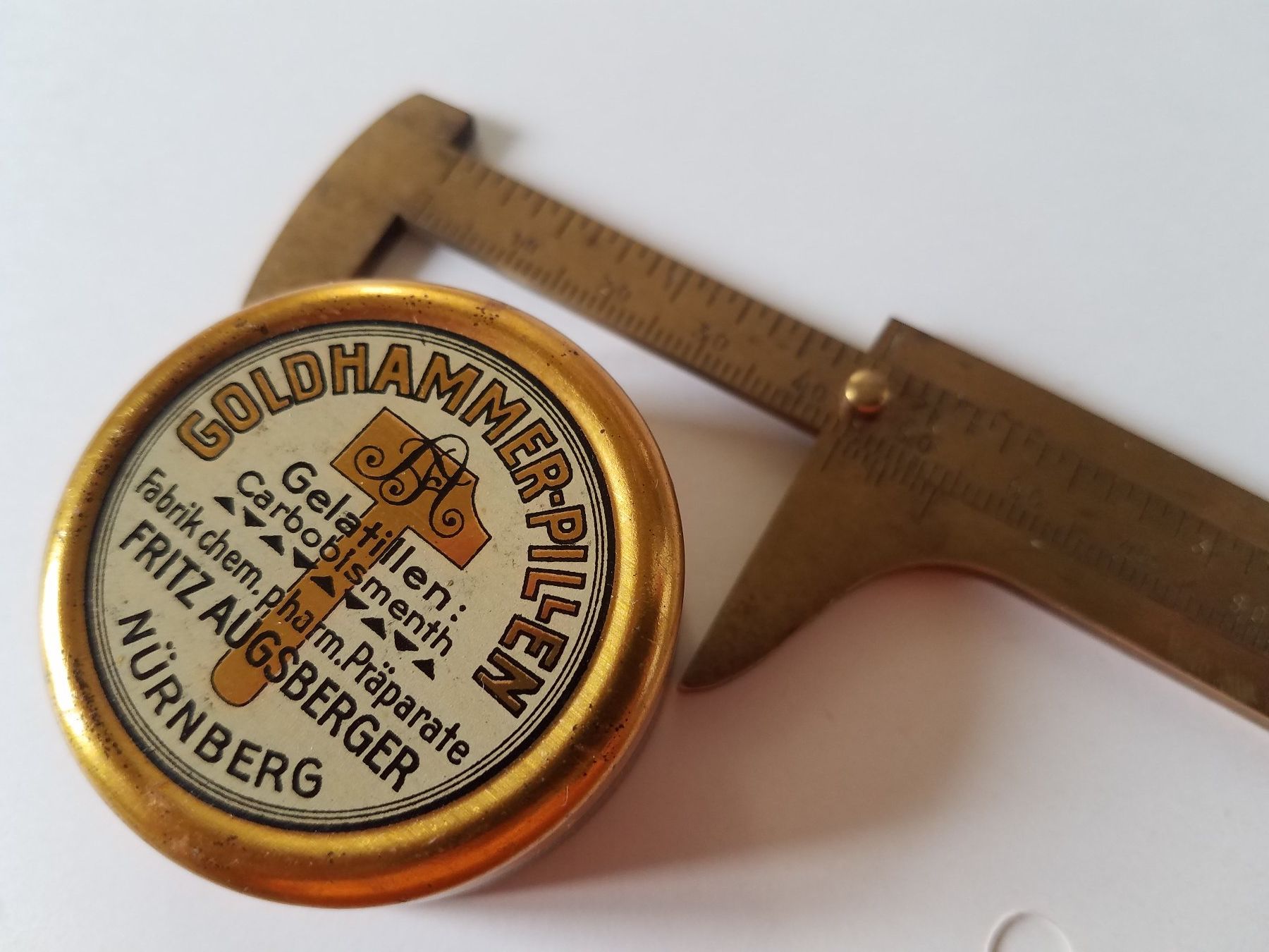 Behälter & Ähnliches: Antike Pillen Dose Blechdose Goldhammer Vintage – Gebraucht aus Rorschacherberg von Marubium 7