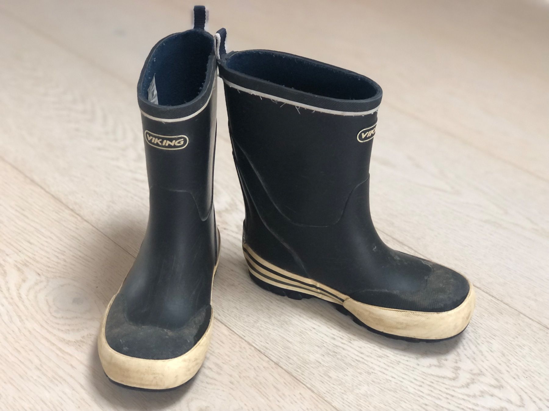 Viking Scarpe per ragazzi: Kinder Viking-Gummistiefel – Usato da Unterägeri venduto da Lerchemeerenge 1