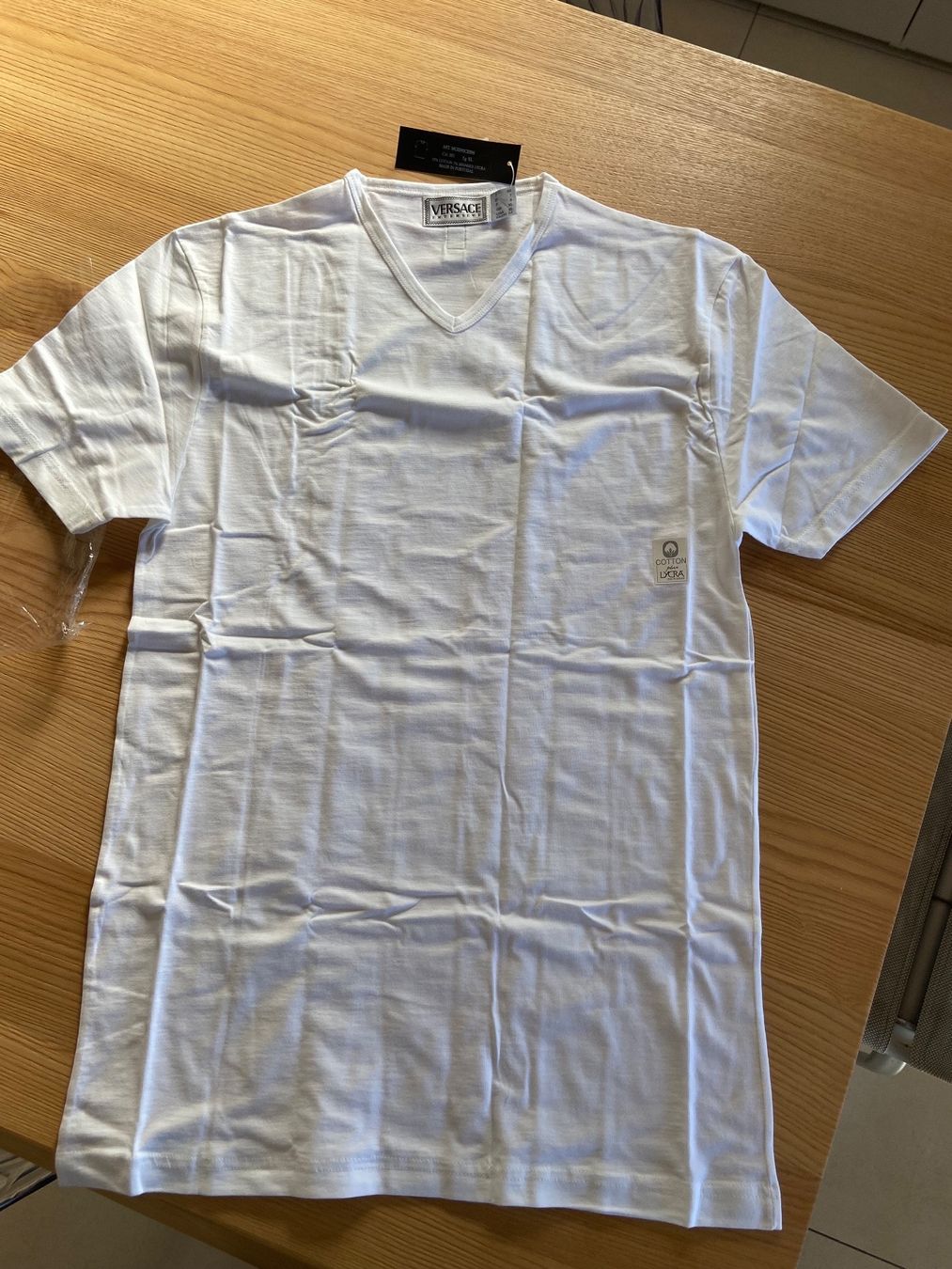 Versace T-shirt: T-shirt intensive Versace mis.XL – Nuovo e nell'imballaggio originale da Davesco-Soragno venduto da dvf_7h6d 2