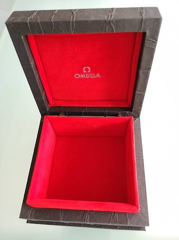 Cassapanche: OMEGA / Coffret Chic & Rare  !!! – Usato da Bulle venduto da italicum 2